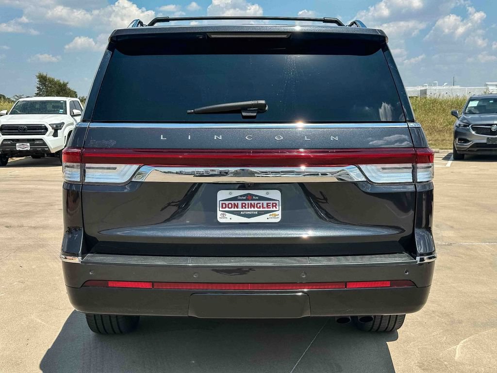 Used 2024 Lincoln Navigator L Reserve AWD/4WD image 4