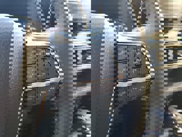 Used 2020 Toyota Highlander Limited image 19