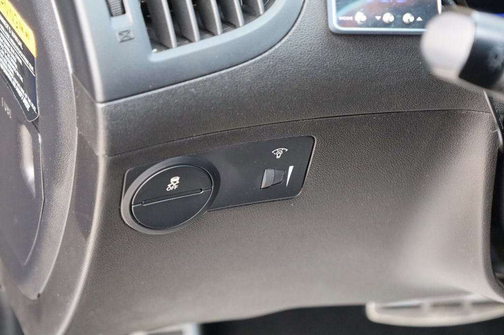 Used 2016 Hyundai Genesis Coupe 3.8 image 29