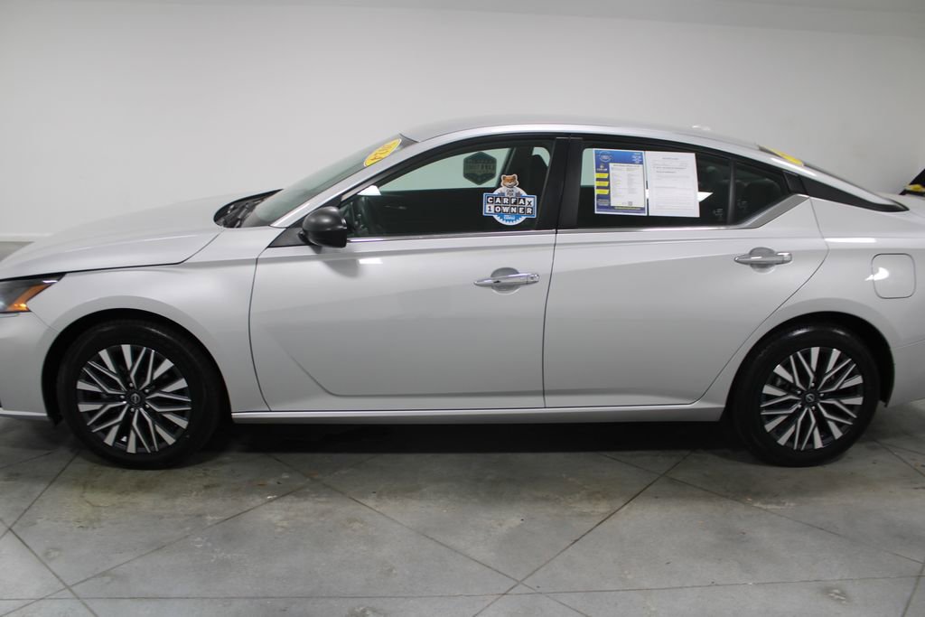 Used 2024 Nissan Altima 2.5 SV image 6