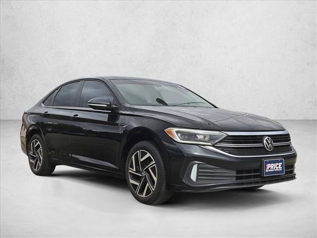 Used 2022 Volkswagen Jetta SEL image 3