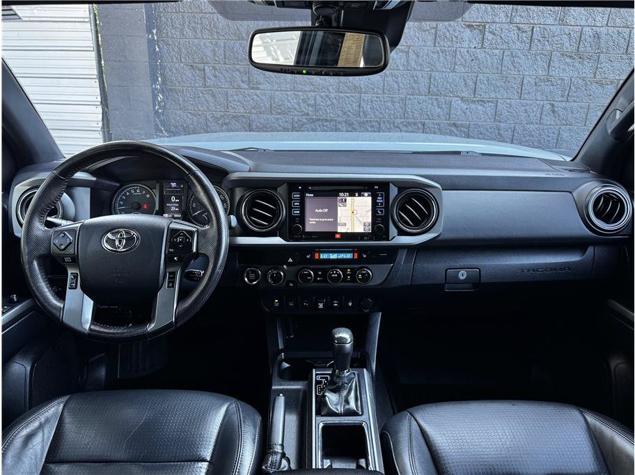 Used 2019 Toyota Tacoma TRD Off-Road AWD/4WD image 17