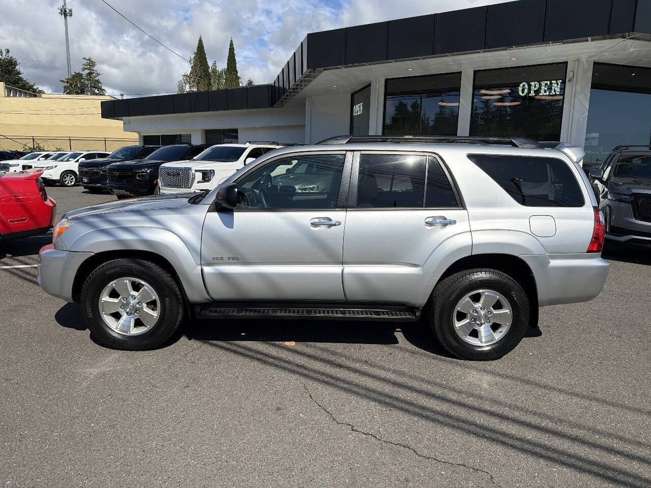 Used 2007 Toyota 4Runner SR5 AWD/4WD image 2