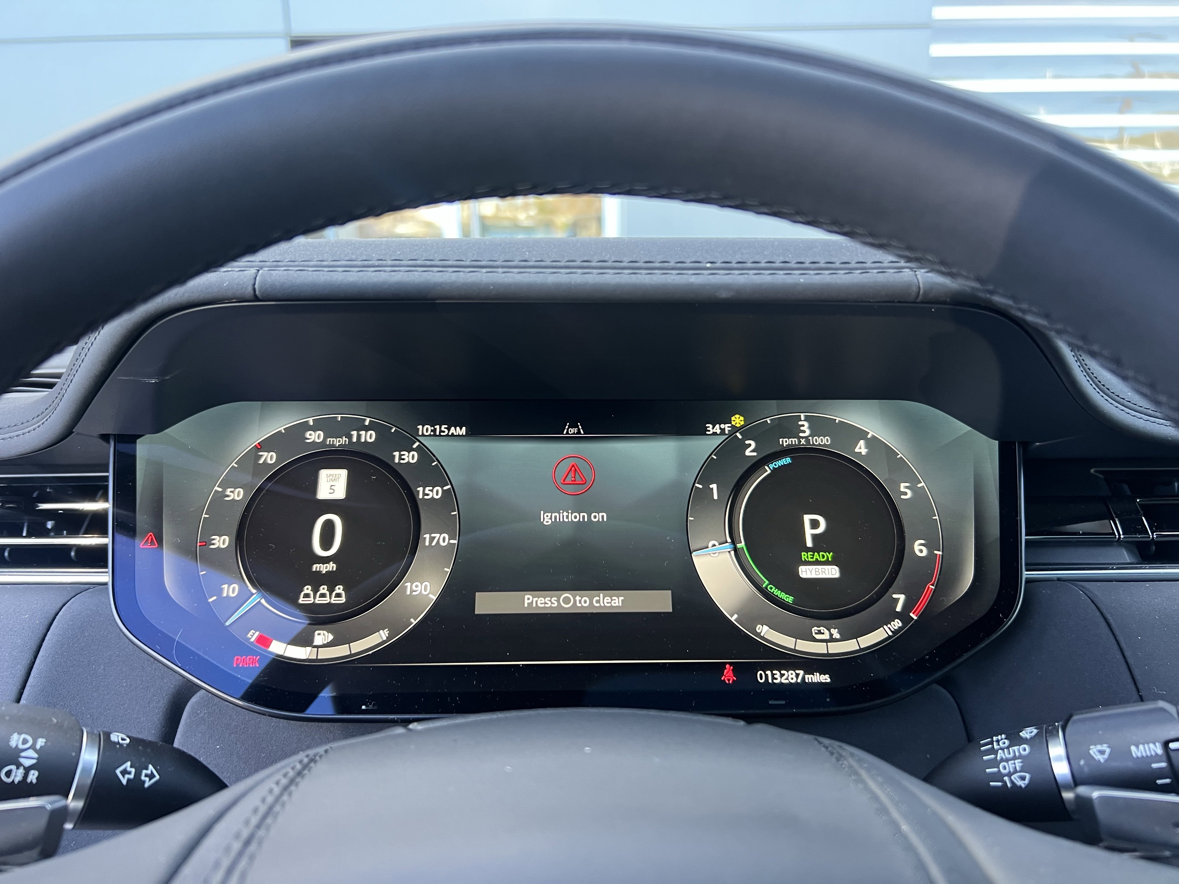 Used 2025 Land Rover Range Rover SE image 19