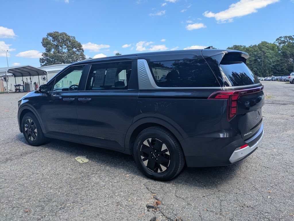 Used 2026 Kia Carnival LXS FWD image 6