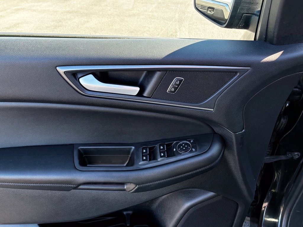 Used 2020 Ford Edge SE AWD/4WD image 5