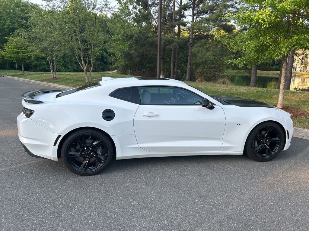 Used 2020 Chevrolet Camaro SS RWD image 31