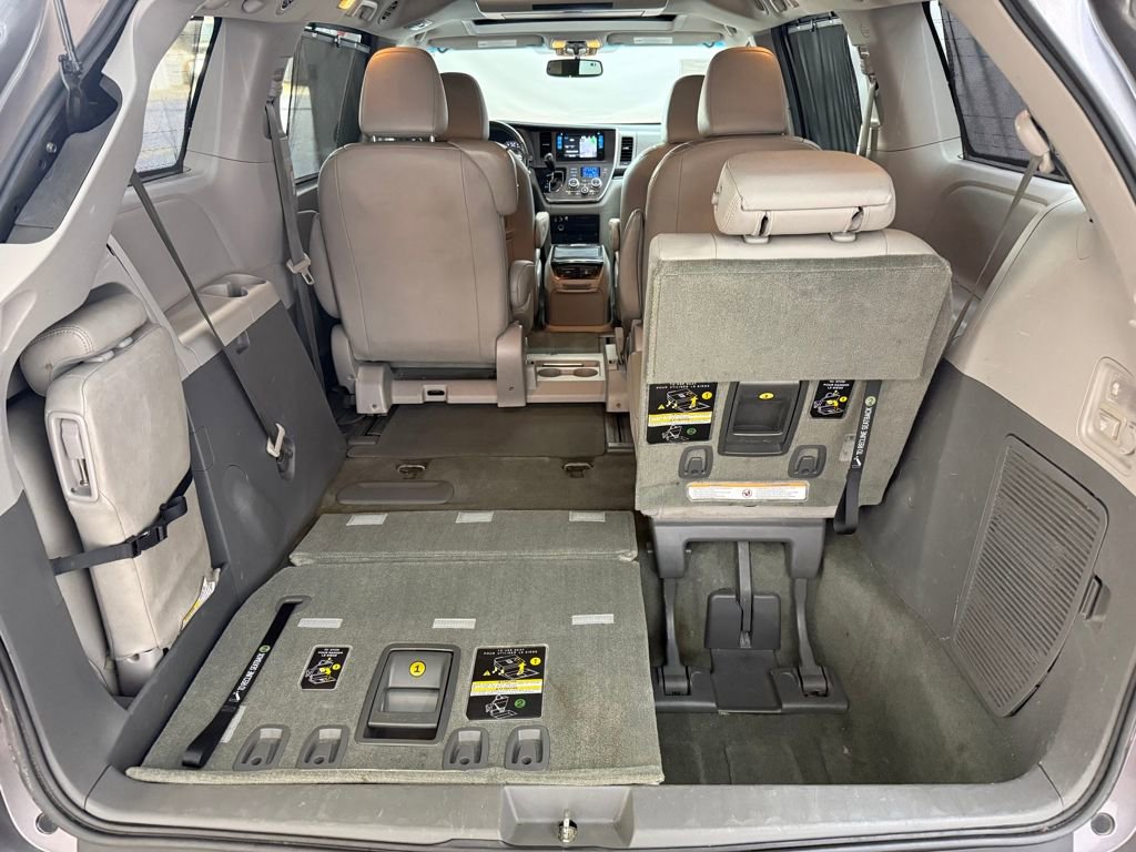 Used 2015 Toyota Sienna XLE Premium image 19