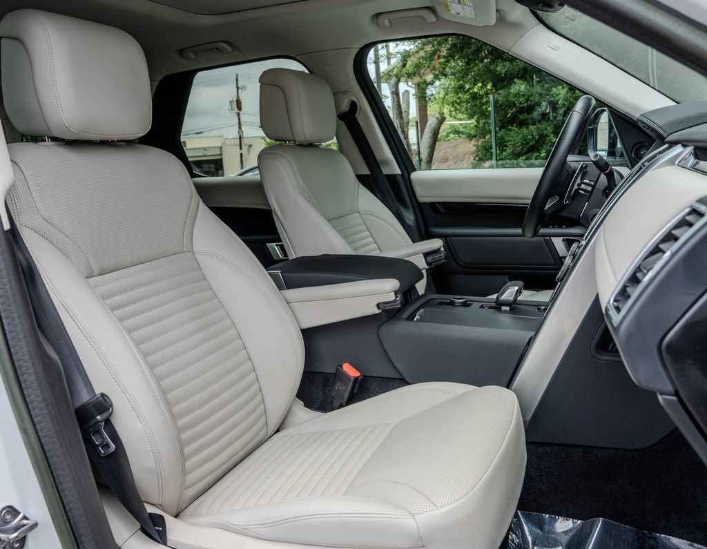 Used 2023 Land Rover Discovery S AWD/4WD image 23