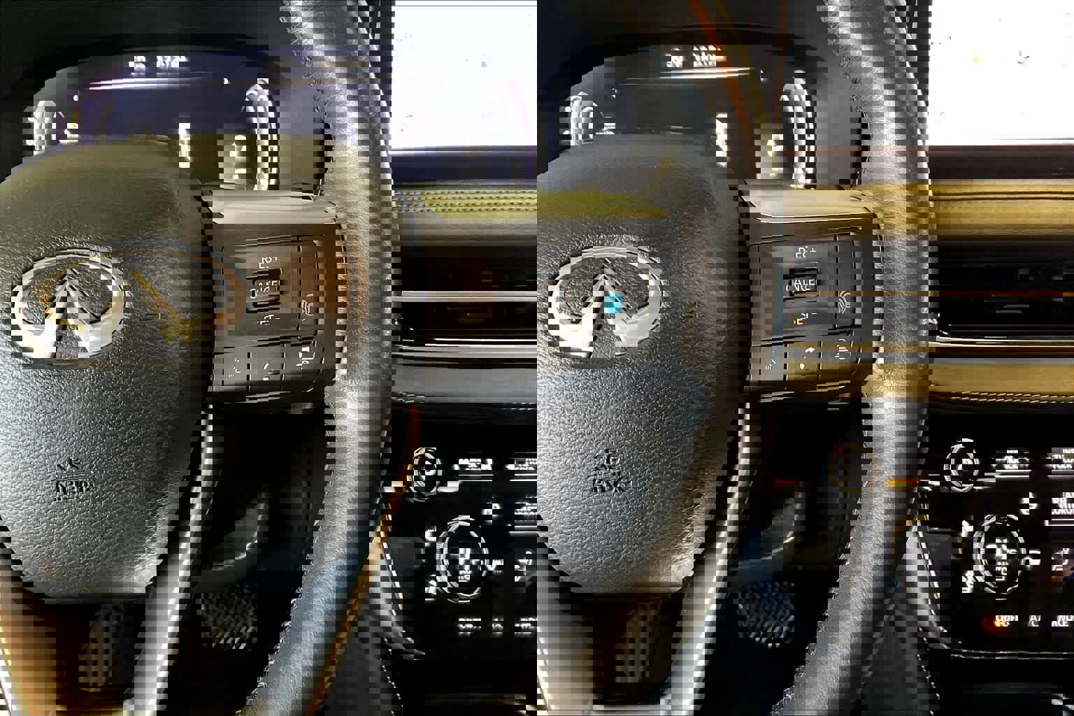 Used 2023 INFINITI QX60 Luxe w/ Cargo Package image 23