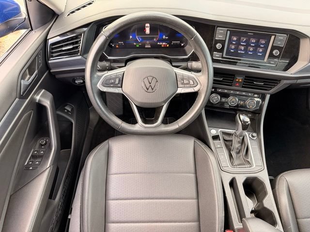 Used 2024 Volkswagen Jetta SE FWD image 14
