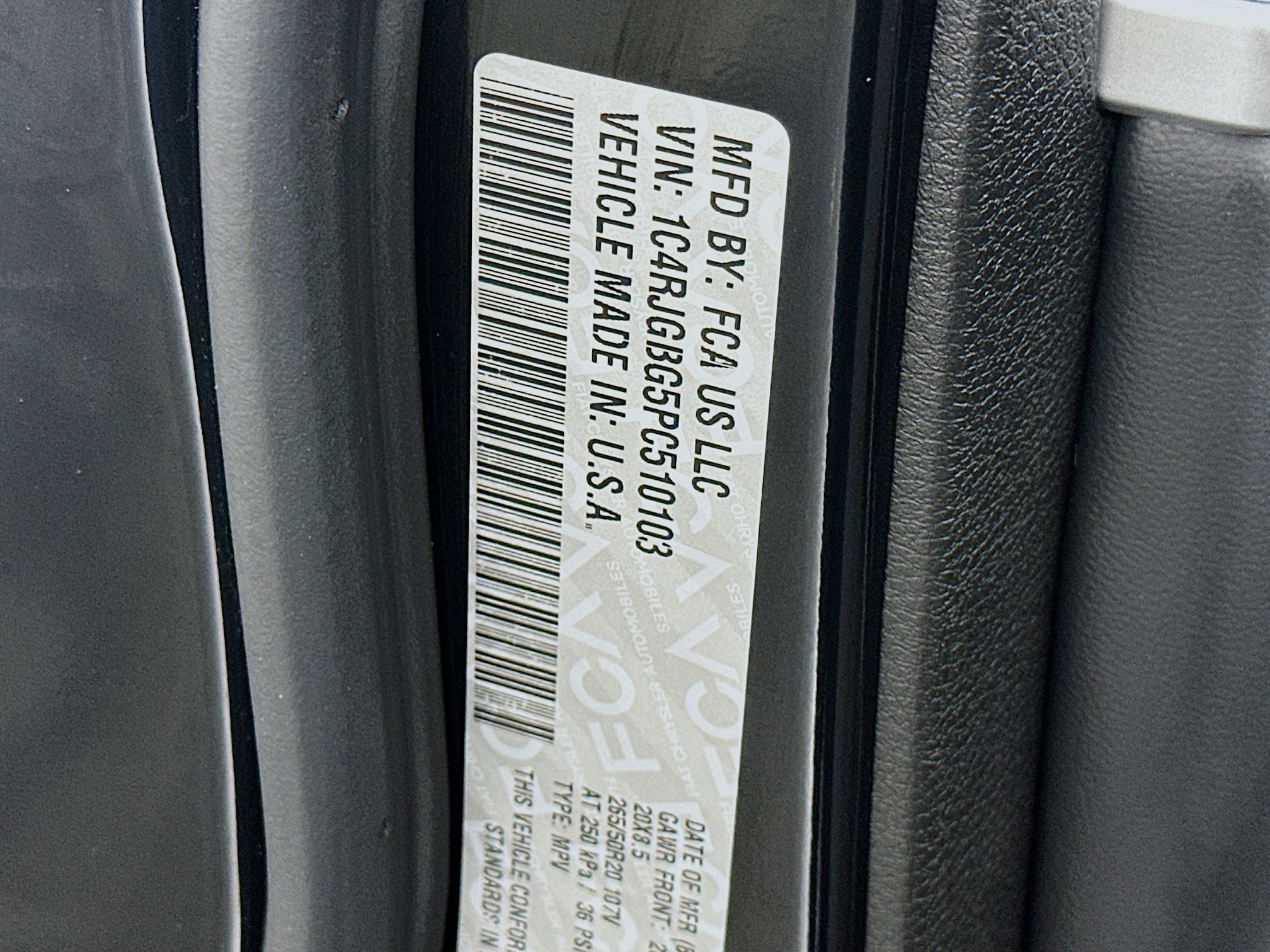 Used 2023 Jeep Grand Cherokee Limited w/ Luxury Tech Group II RWD image 12