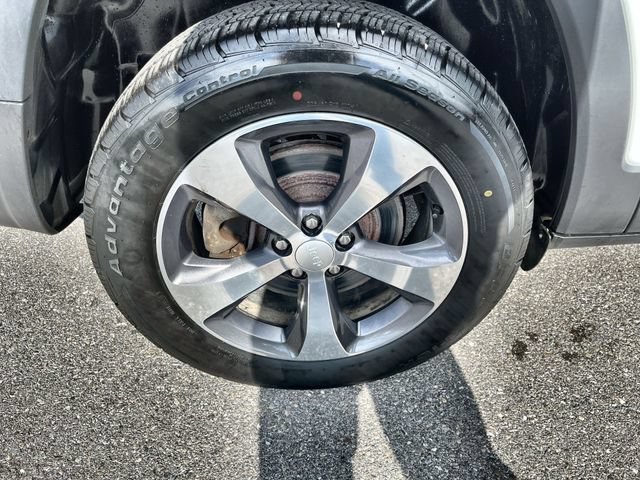 Used 2019 Jeep Cherokee Limited AWD/4WD image 19