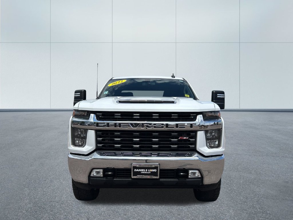Used 2022 Chevrolet Silverado 2500 LT w/ Convenience Package AWD/4WD image 3