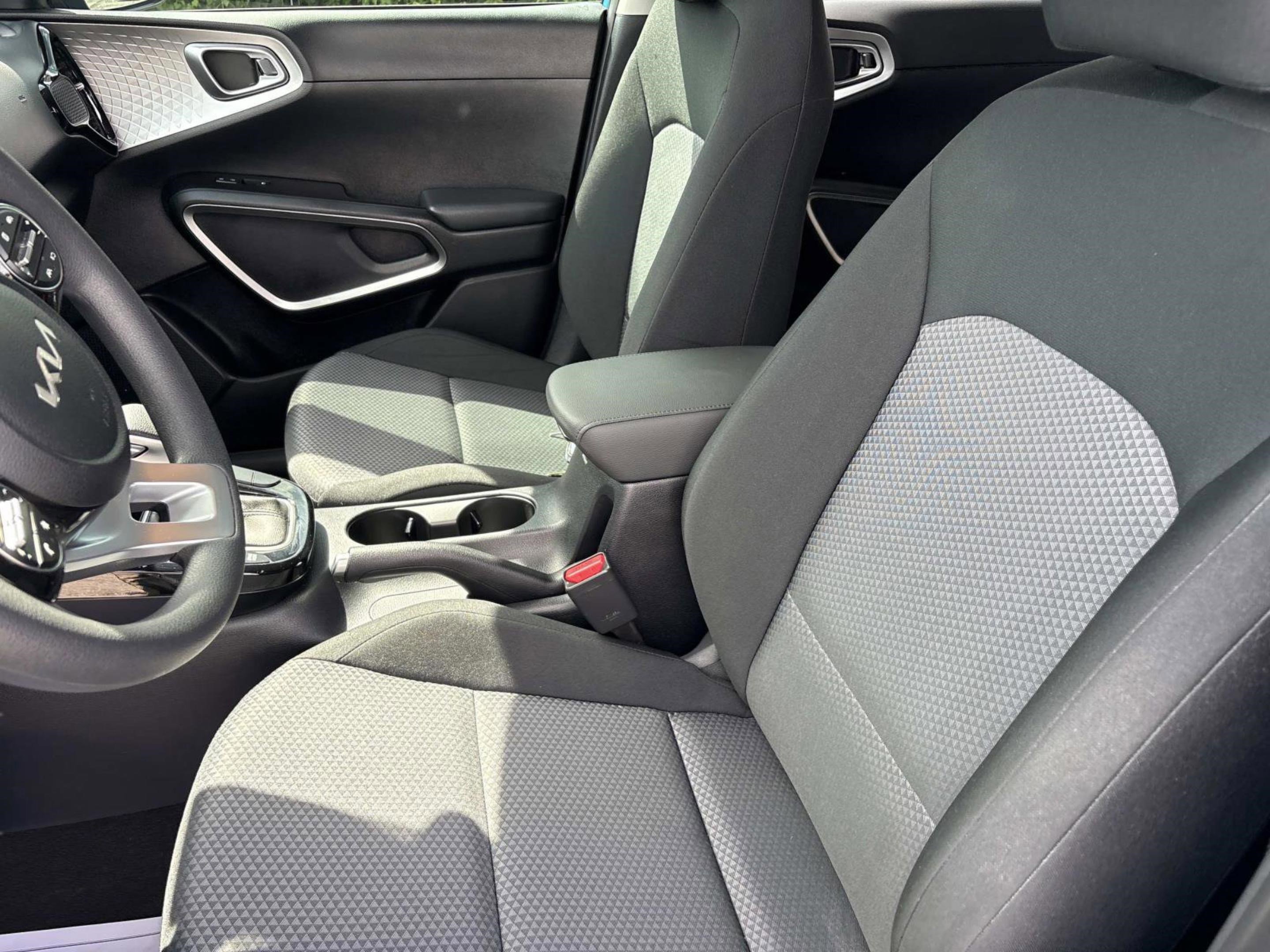 Used 2024 Kia Soul S FWD image 22
