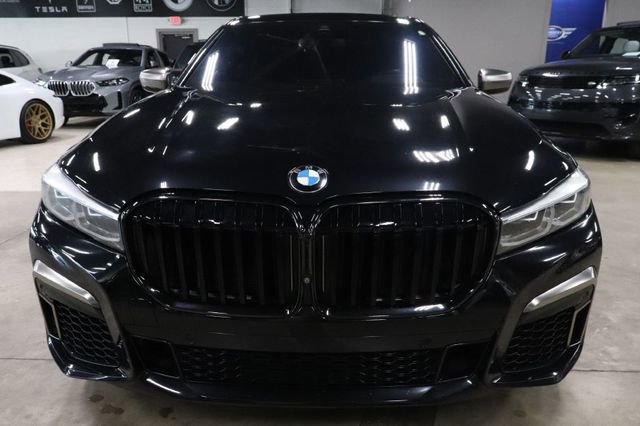 Used 2021 BMW M760i xDrive w/ Luxury Rear Seating Package image 8