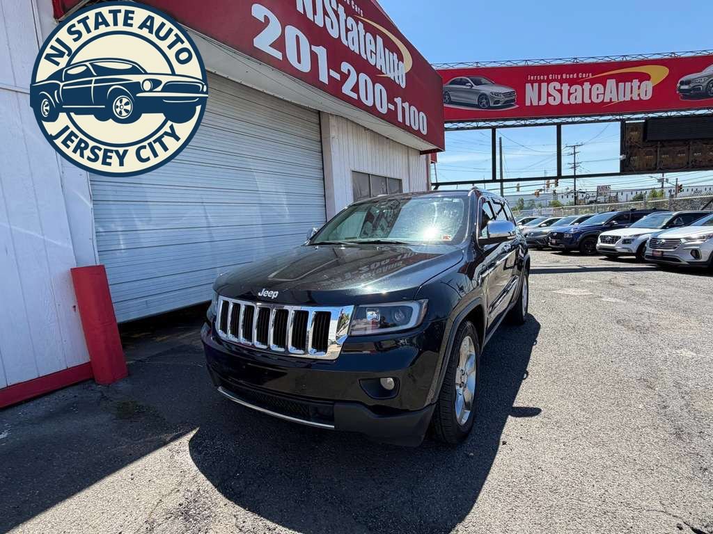 Used 2011 Jeep Grand Cherokee Limited w/ Luxury Group II AWD/4WD image 2
