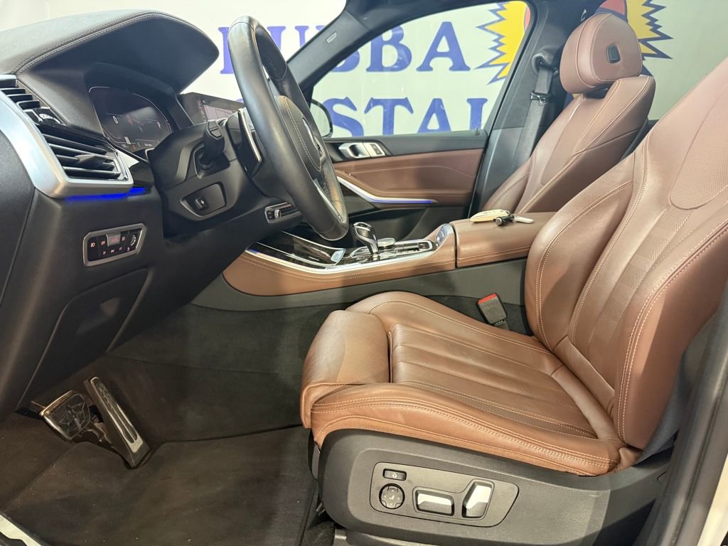 Used 2021 BMW X5 xDrive40i w/ M Sport Package image 11