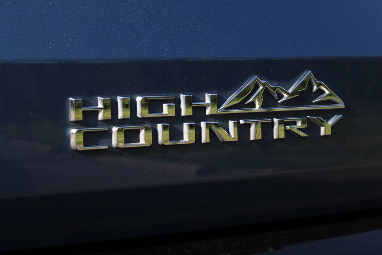 Used 2025 Chevrolet Traverse High Country w/ LPO, Floor Liner Package AWD/4WD image 33