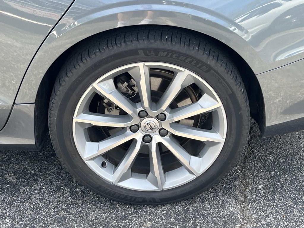 Used 2020 Volvo V60 T5 Momentum w/ Protection Package image 11