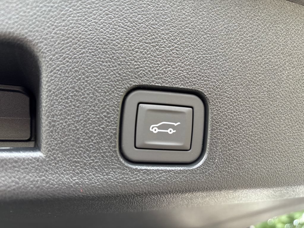 New 2026 GMC Acadia Denali w/ Super Cruise Package AWD/4WD image 48