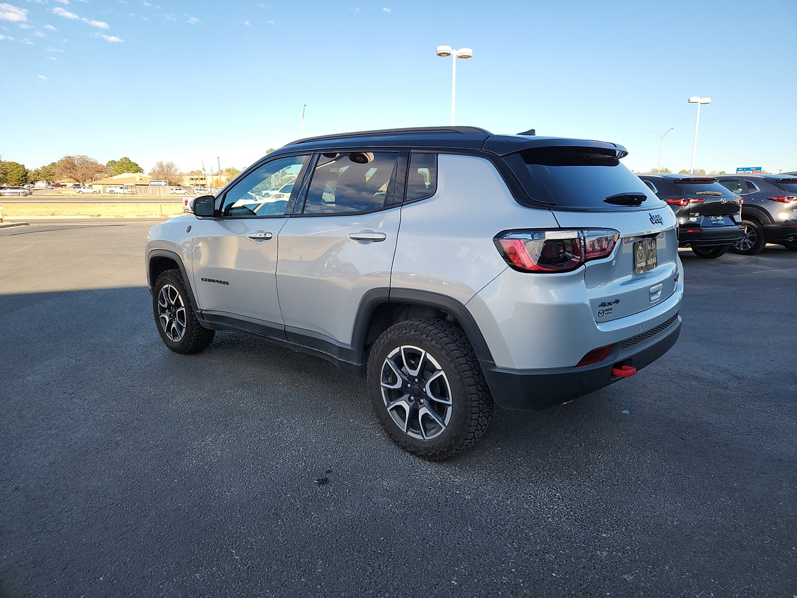 Used 2024 Jeep Compass Trailhawk image 4