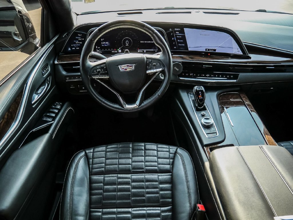 Used 2023 Cadillac Escalade Premium Luxury Platinum w/ LPO, Radiant Package AWD/4WD image 32