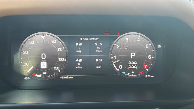 Used 2023 Land Rover Defender 130 SE image 28