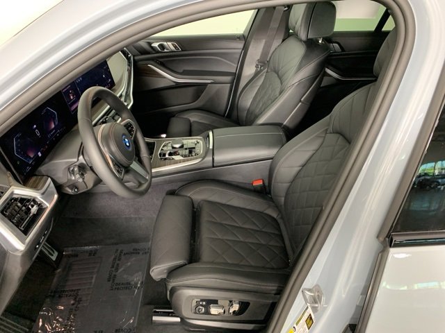 Used 2026 BMW X5 xDrive50e w/ M Sport Package image 23