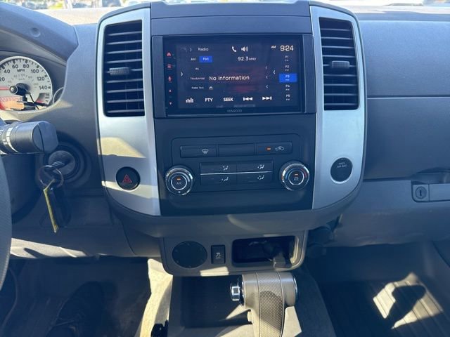 Used 2015 Nissan Frontier Desert Runner RWD image 11