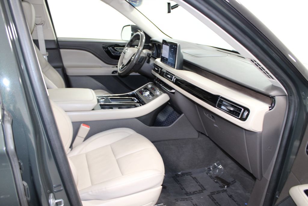 Used 2023 Lincoln Aviator Reserve w/ Equipment Group 201A AWD/4WD image 31