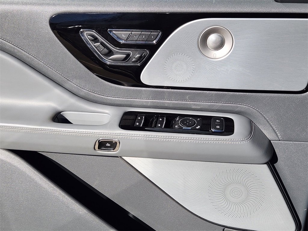 Used 2021 Lincoln Aviator Grand Touring w/ Equipment Group 302A image 25