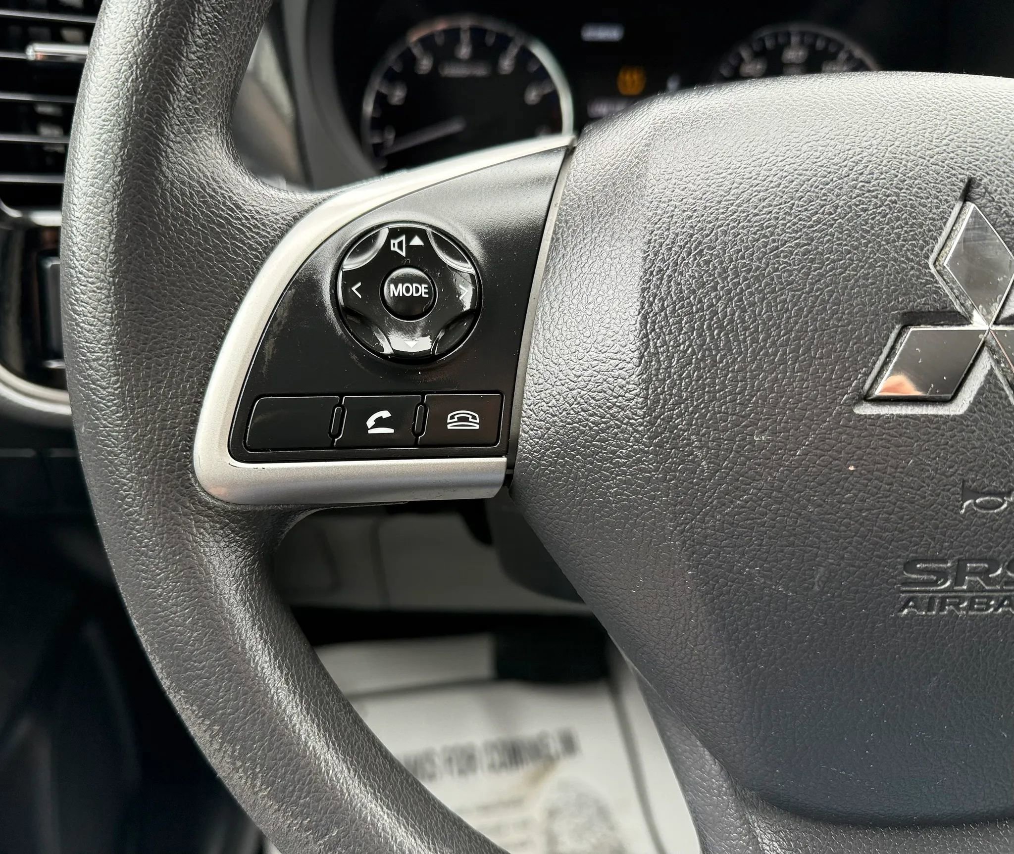 Used 2020 Mitsubishi Outlander ES AWD/4WD image 13