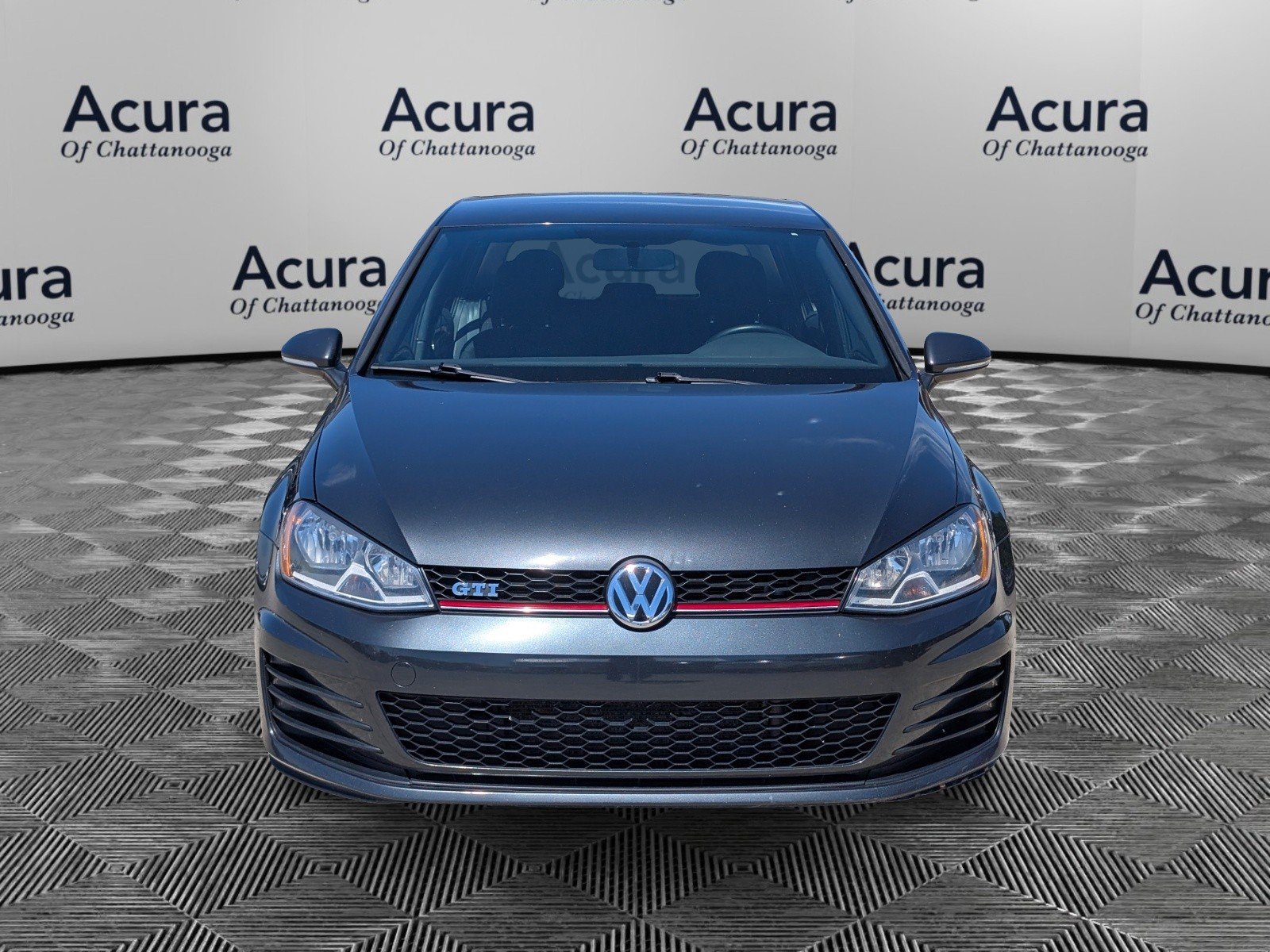 Used 2017 Volkswagen Golf 4-Door FWD image 3