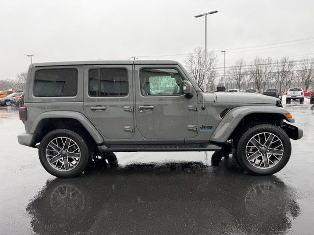 Used 2022 Jeep Wrangler Unlimited Sahara image 8