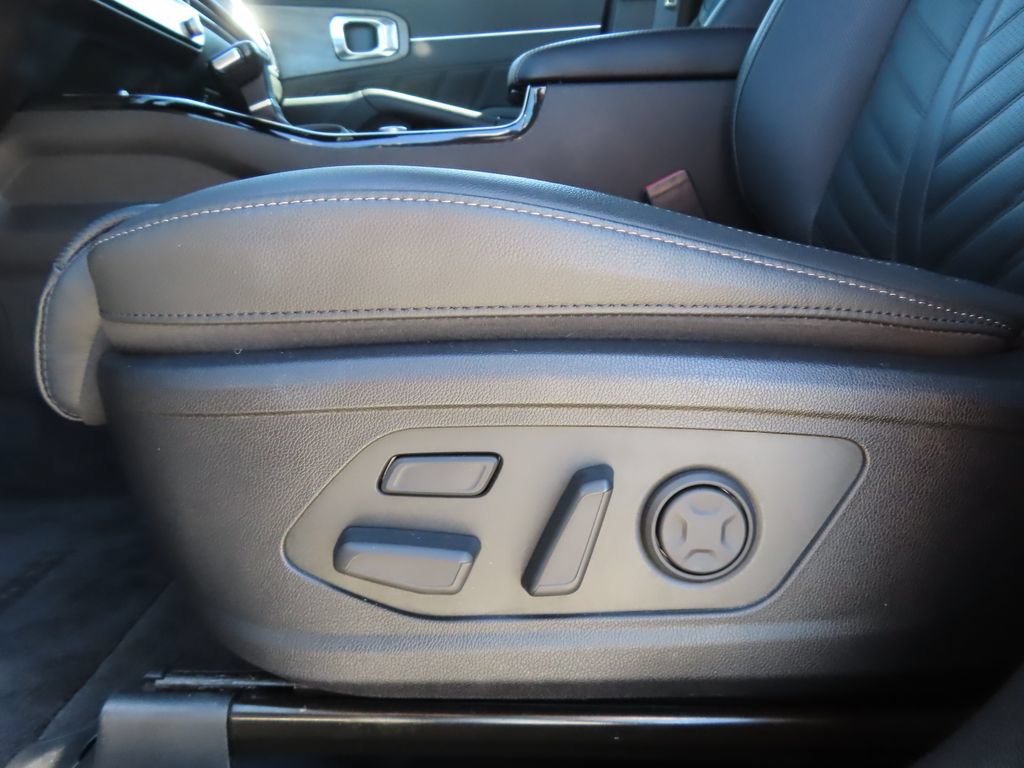 Certified 2024 Kia Sorento SX Prestige AWD/4WD image 9