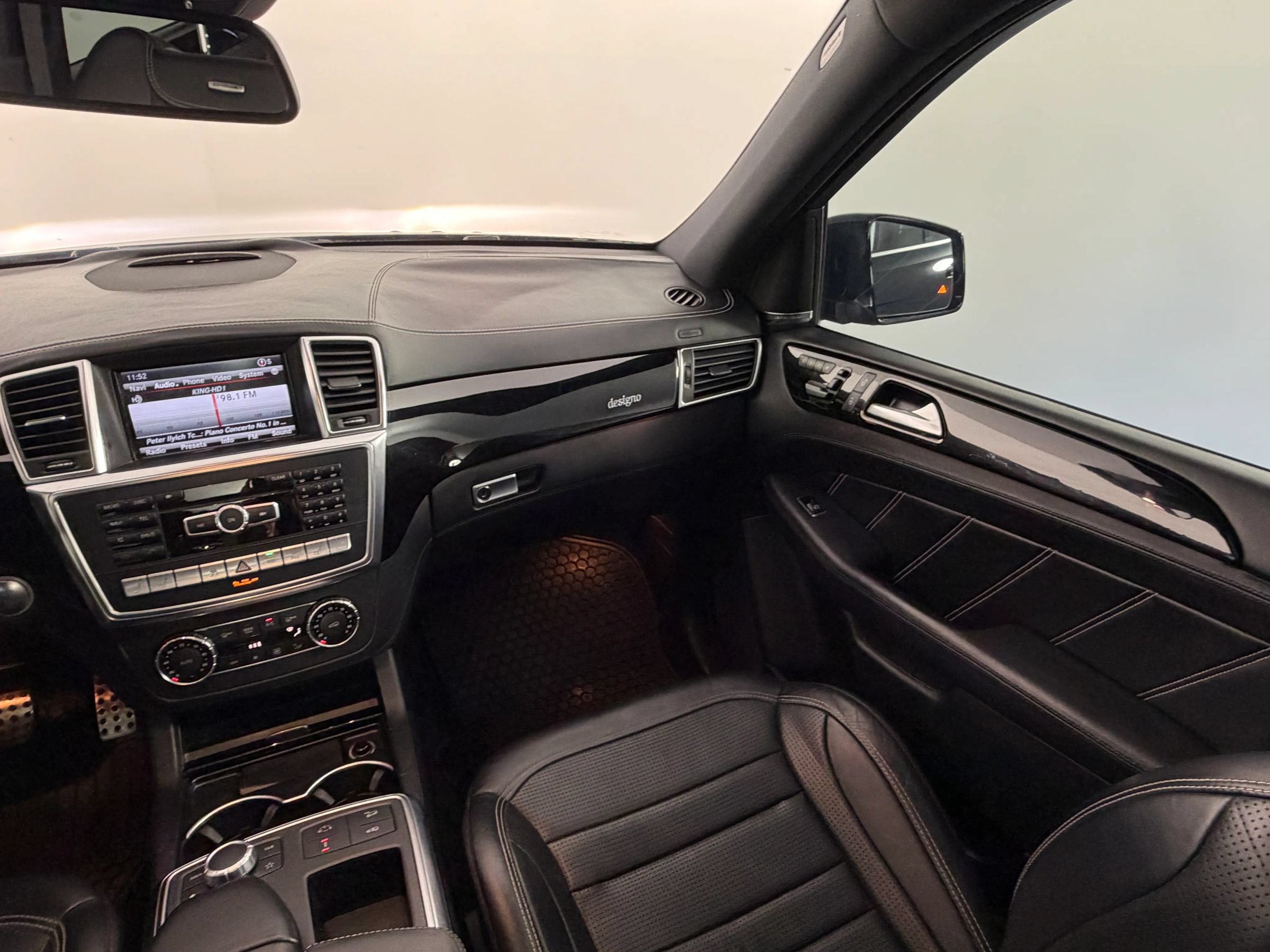 Used 2013 Mercedes-Benz ML 63 AMG 4MATIC image 21
