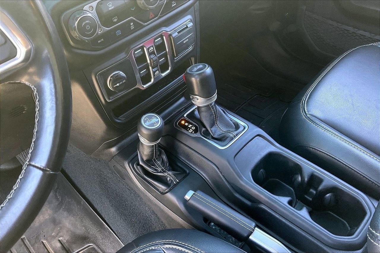 Used 2022 Jeep Wrangler Unlimited Sahara image 31