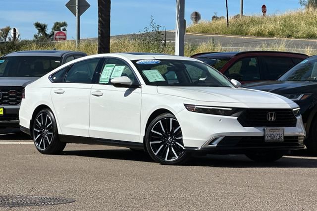 Certified 2023 Honda Accord Touring image 3