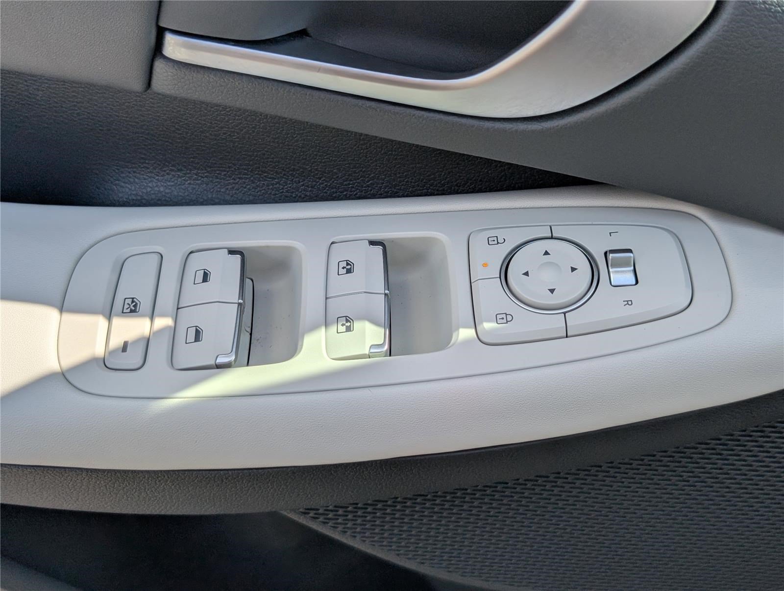 Used 2024 Hyundai Sonata SEL AWD/4WD image 17