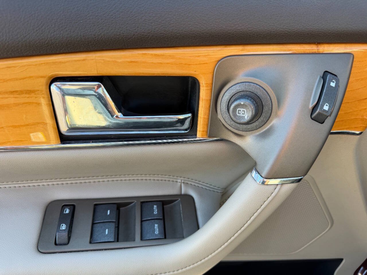 Used 2012 Lincoln MKX AWD image 18