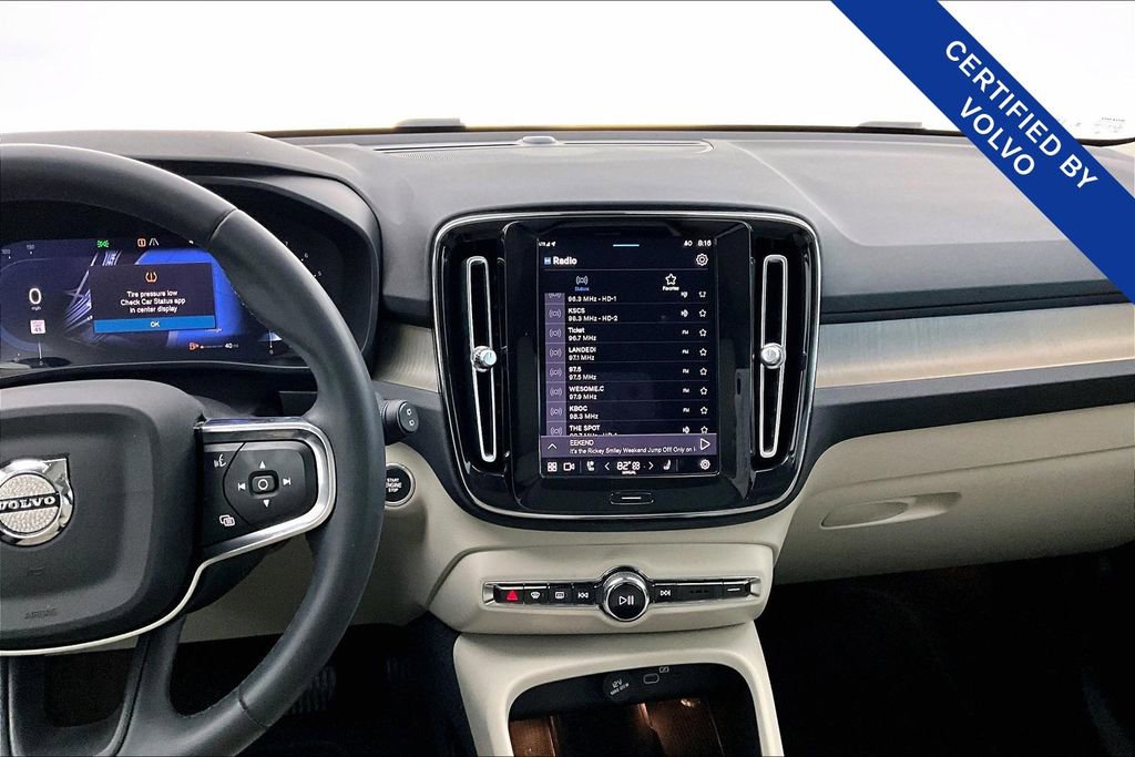 Used 2023 Volvo XC40 B5 Plus w/ Protection Package Premier image 9