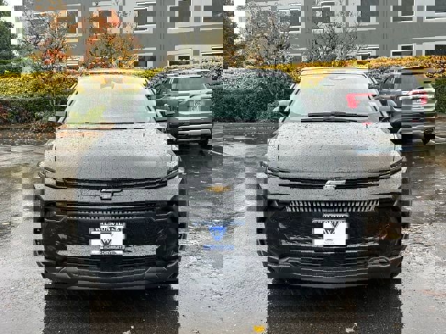 New 2026 Chevrolet Equinox EV LT image 2