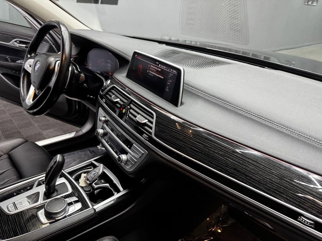 Used 2022 BMW 740i RWD image 50