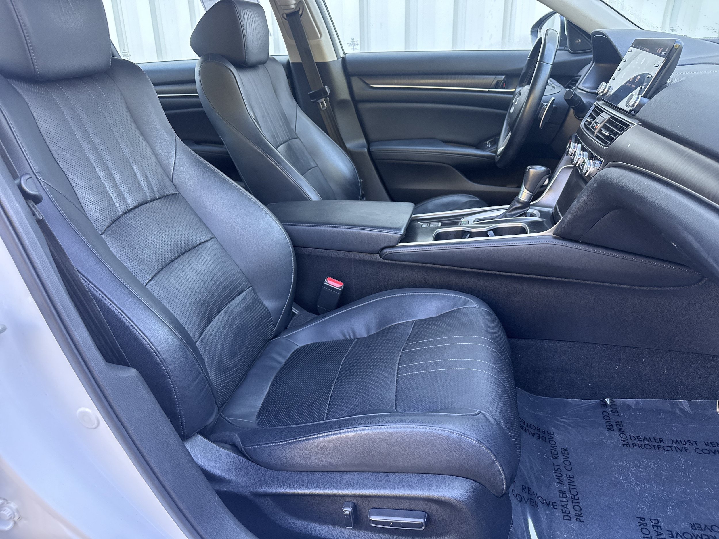 Used 2018 Honda Accord Touring image 14