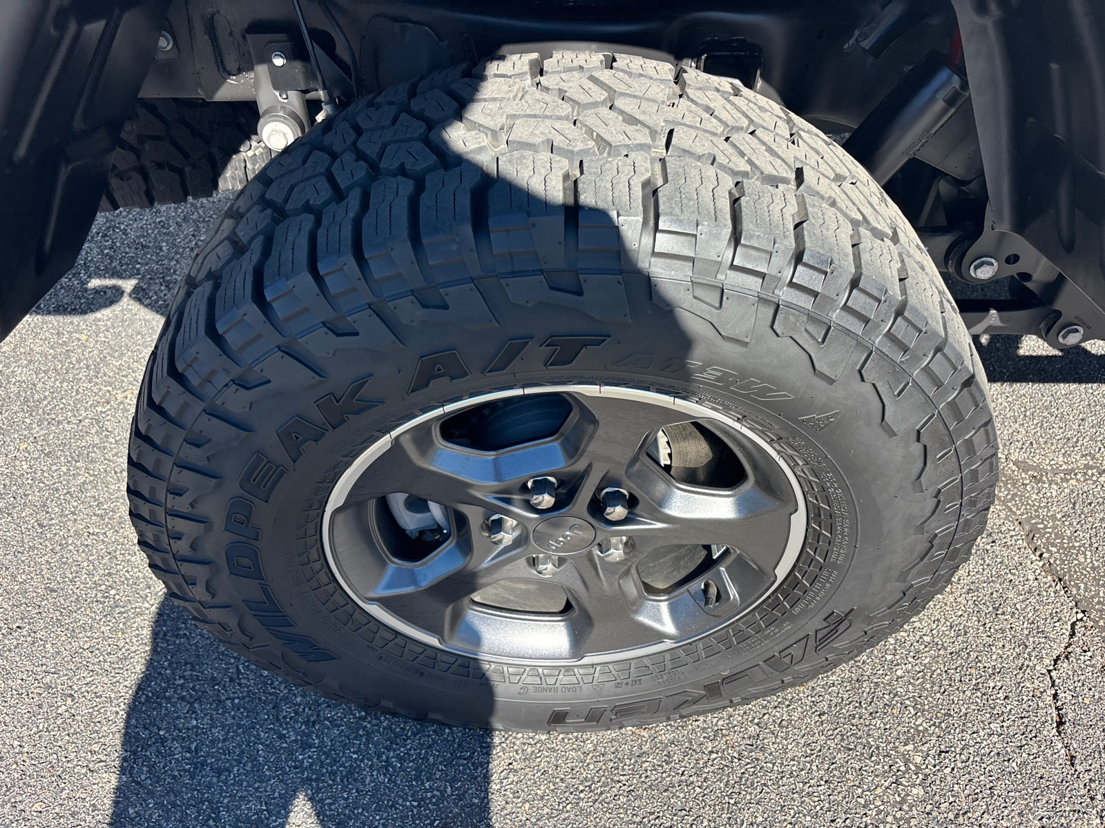 Used 2023 Jeep Gladiator Rubicon w/ LED Lighting Group AWD/4WD image 10