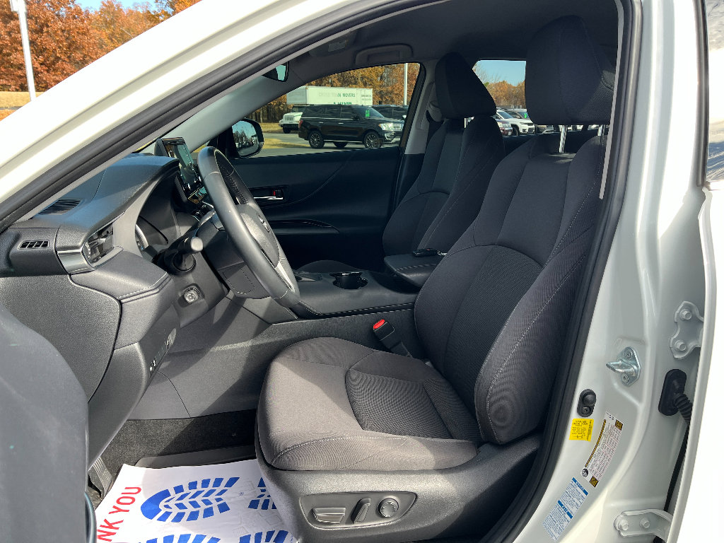 Used 2021 Toyota Venza LE image 30