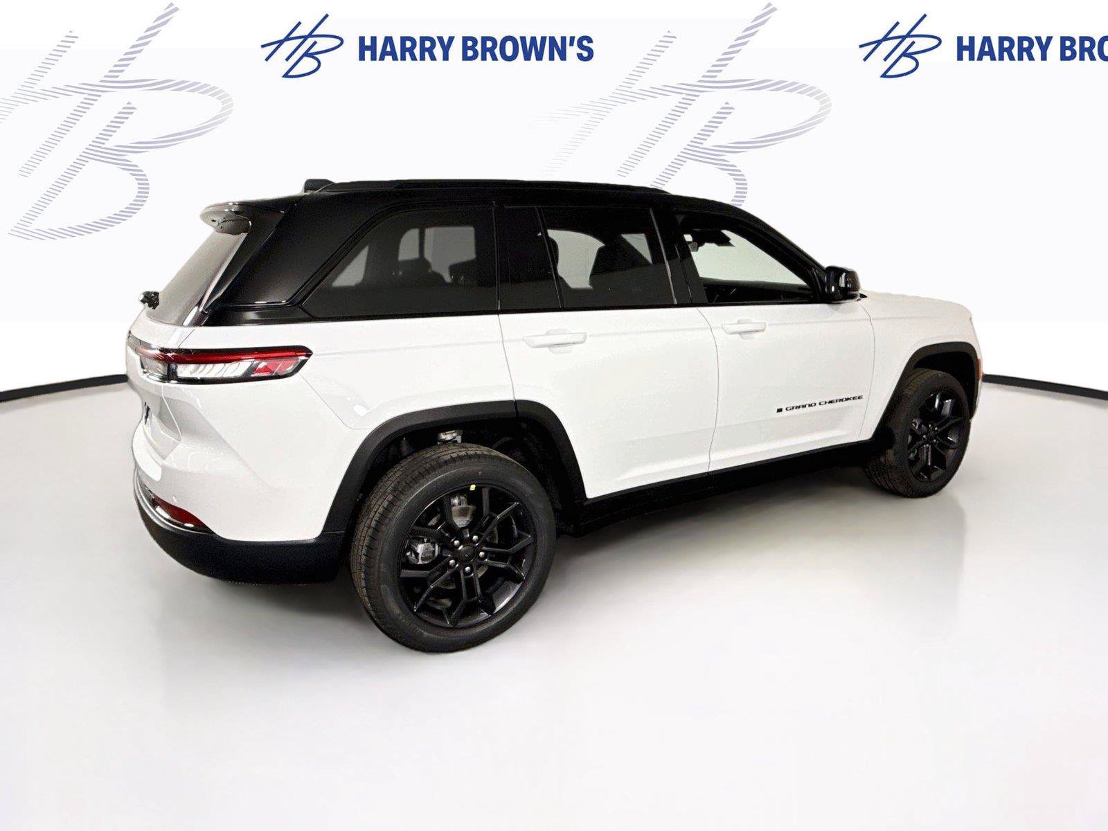 New 2025 Jeep Grand Cherokee Limited w/ Trailer Tow Package AWD/4WD image 33