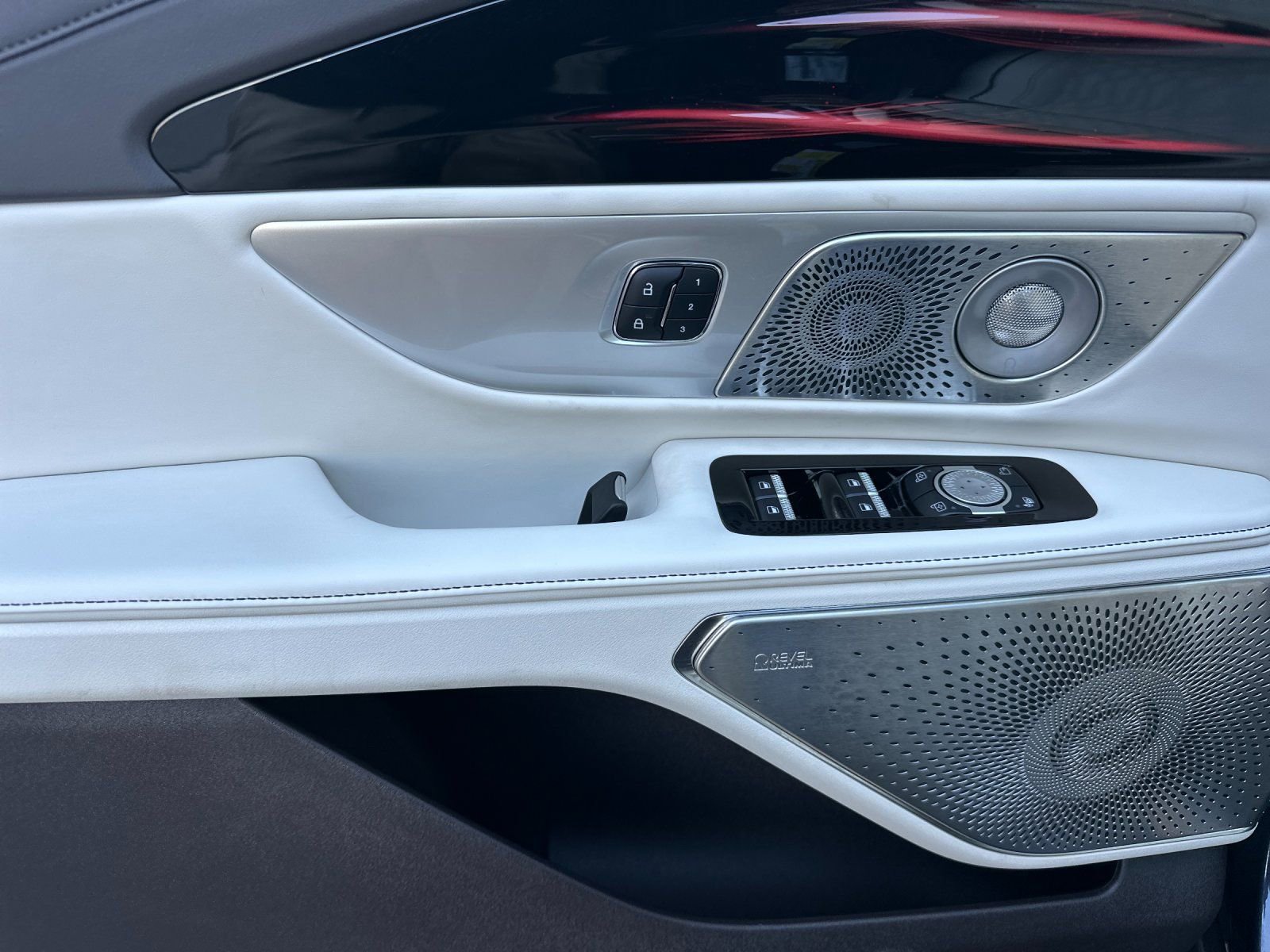 Used 2024 Lincoln Nautilus Black Label image 12