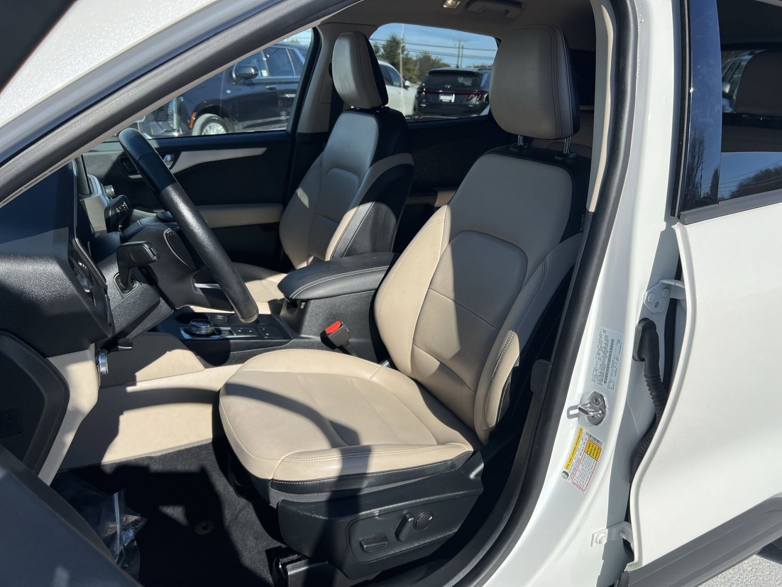 Used 2020 Ford Escape SEL image 13